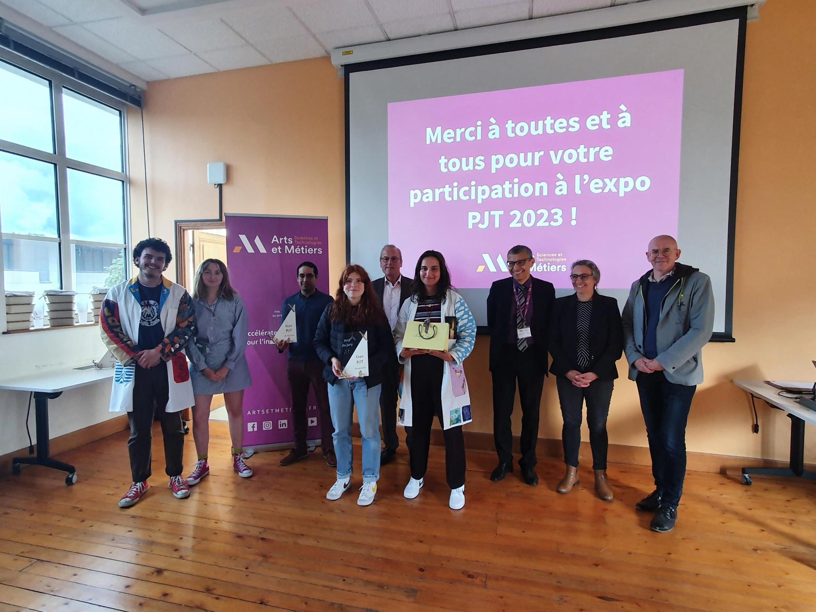 1ère édition de l'exposition PJT sur le campus de ChâlonsenChampagne ! Arts et métiers